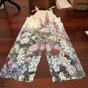 NEW Jumpsuit oversized pockets flowers Medium